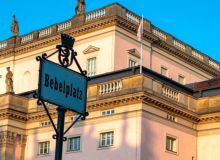 Schild_Bebelplatz